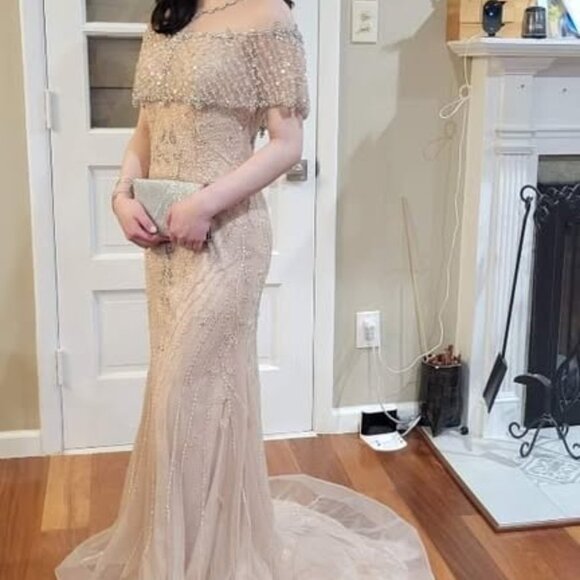 prom or other even dress
